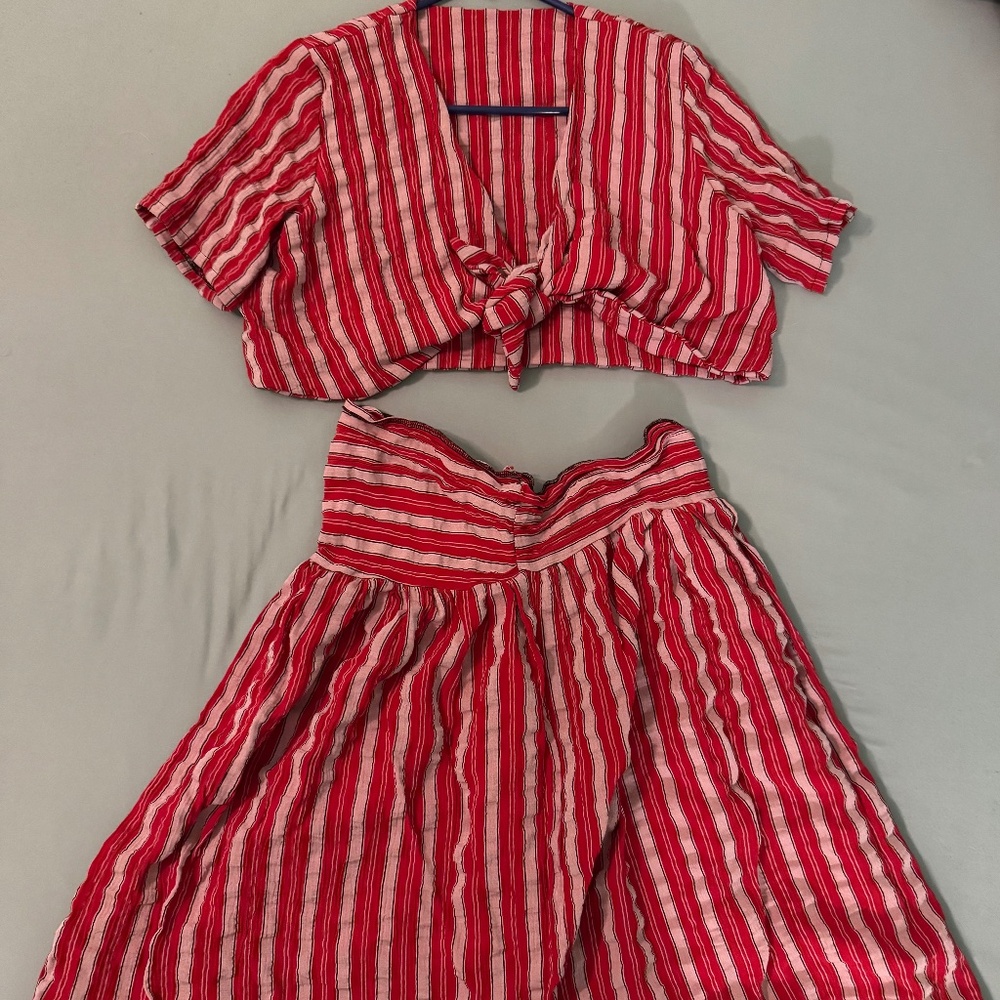 Large-XL Vintage Style Red Summer Fit Skirt & Top
